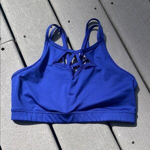 Victoria Sport Strappy Sports Bra